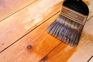 Чем проводить обработку древесины внутри жилых помещений