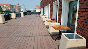 Термодревесина обладает повышенной хрупкостью, поэтому требует внимательного отношения как в процессе производства, так и в процессе эксплуатации. 